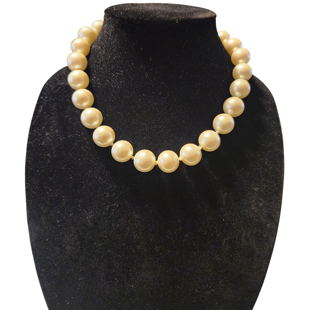 Cream Faux Pearl Glass Choker Necklace Silver Tone Adjustable 16-18in